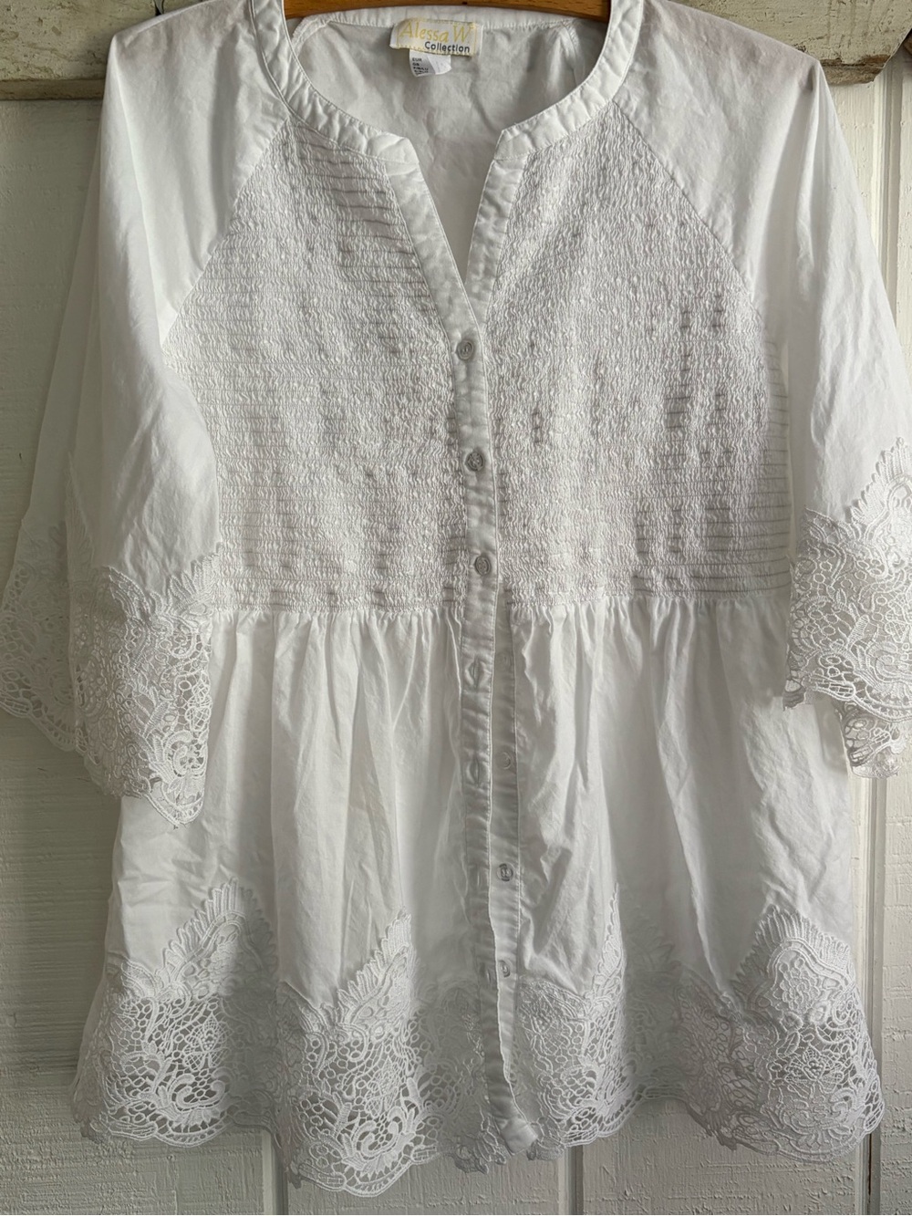 Vintage White Tunic Blouse Medium Has slight yellowish color to it